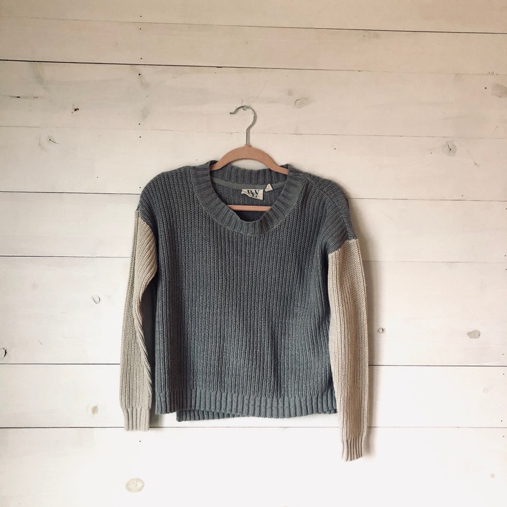 Women’s grey & Cream Crew Neck Sweater